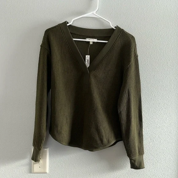 Madewell Brushed Waffle V-Neck Tee - Picture 2 of 7